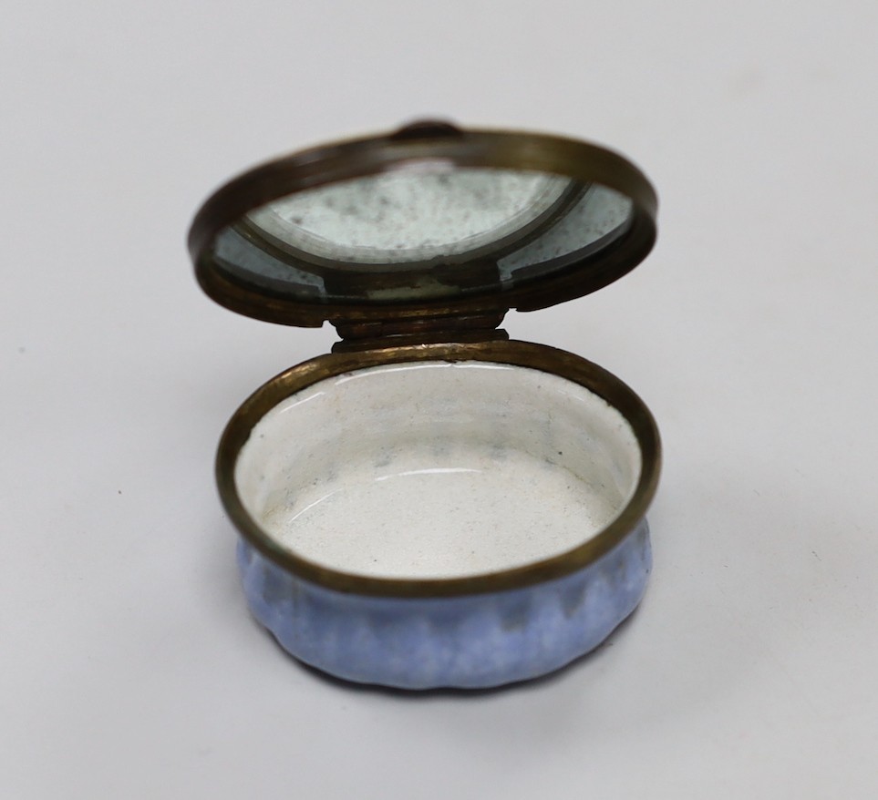 A small South Staffordshire enamel ‘Gift of a Friend’ patch box. 4.5cm wide